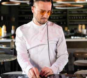 DJ